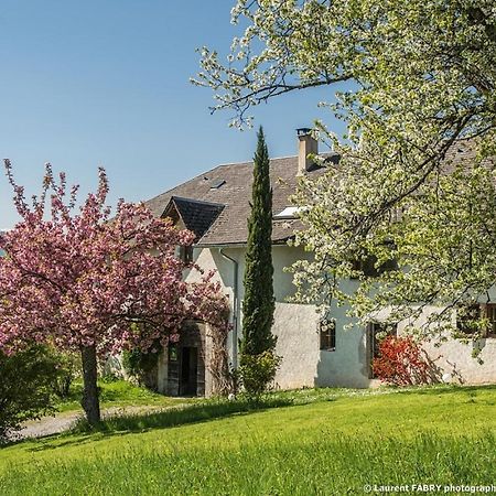 Gite Du Porche Saint-Jean-de-la-Porte Екстериор снимка