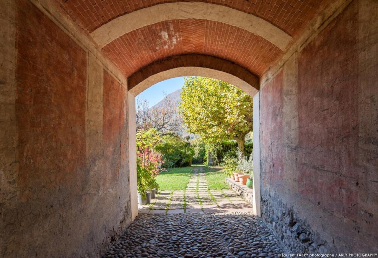 Gite Du Porche Saint-Jean-de-la-Porte Екстериор снимка